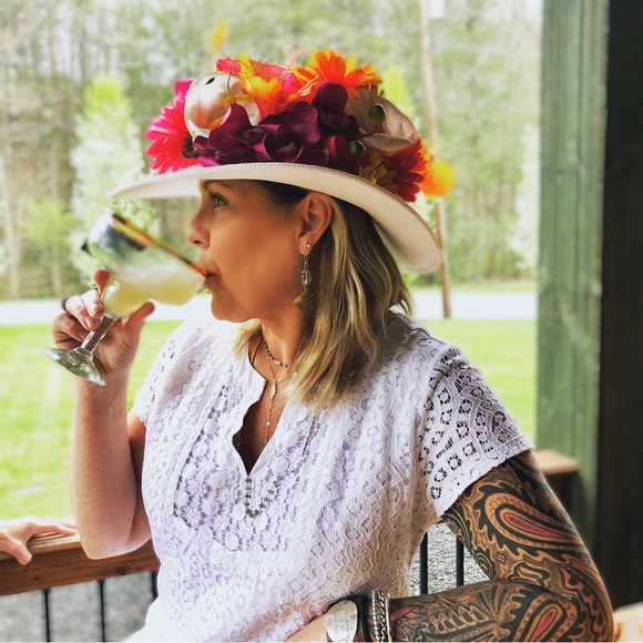 Meet your Posher Jennifer💚 - Picture 9 of 12